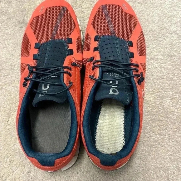 ON CLOUD Women’s Running Shoes - Picture 3 of 9